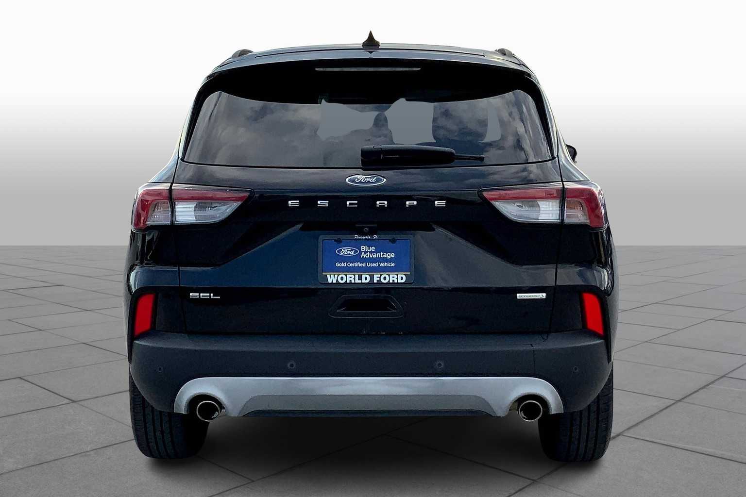 2020 Ford Escape SEL photo 4