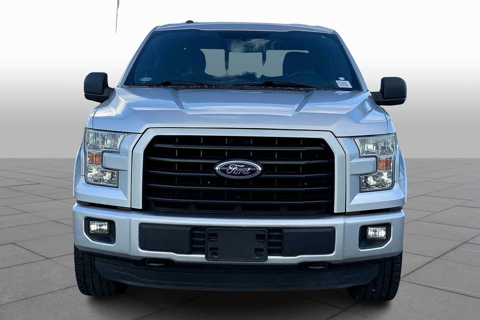 2015 Ford F-150 XLT photo 2