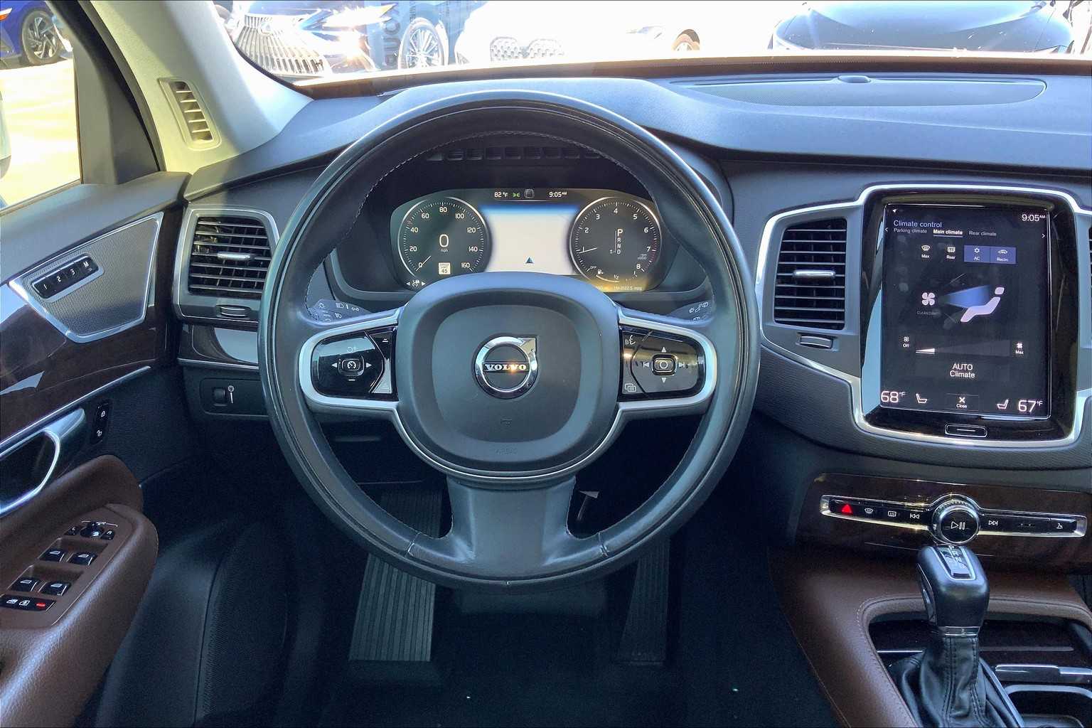 2019 Volvo XC90 Momentum photo 4