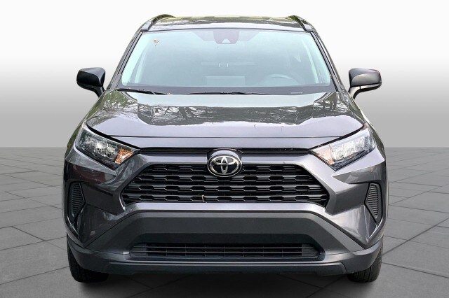 2021 Toyota RAV4 LE photo 3