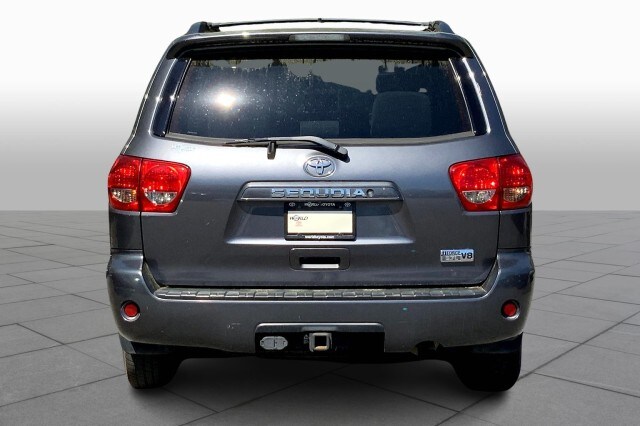 2014 Toyota Sequoia SR5 photo 3