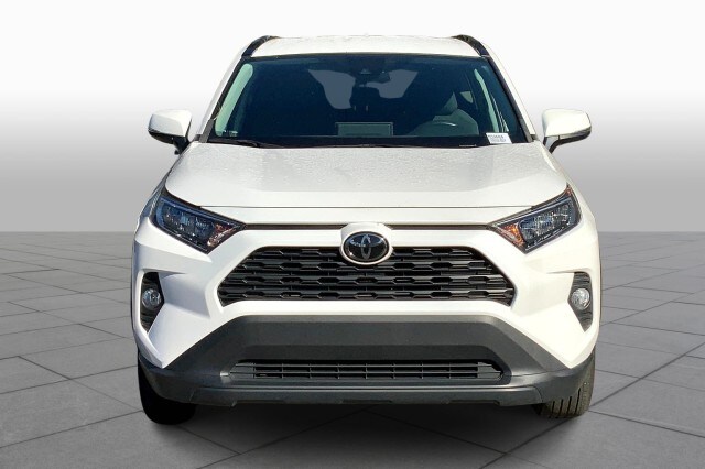 2021 Toyota RAV4 XLE photo 3