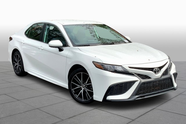 Used 2021 Toyota Camry SE with VIN 4T1G11AKXMU424202 for sale in Houston, TX