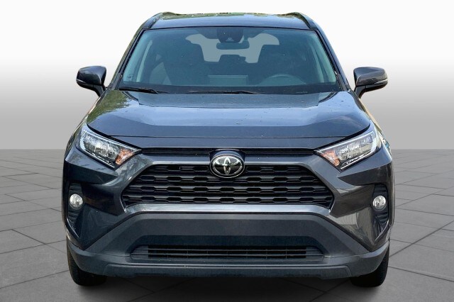 2021 Toyota RAV4 XLE photo 3