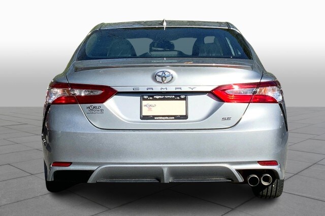 2020 Toyota Camry SE photo 4