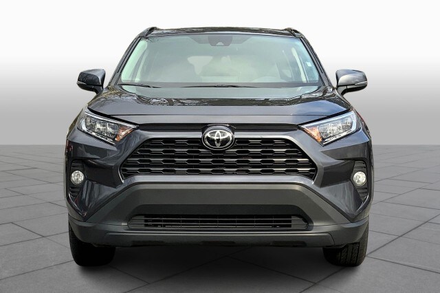 2021 Toyota RAV4 XLE photo 3