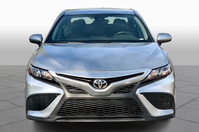 2021 Toyota Camry SE photo 3