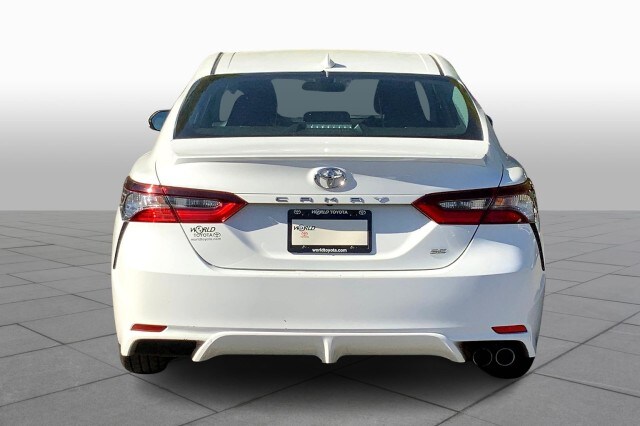 2021 Toyota Camry SE photo 4