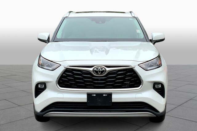 2022 Toyota Highlander Platinum photo 3