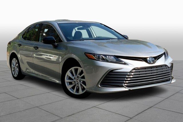 2022 Toyota Camry LE photo 2