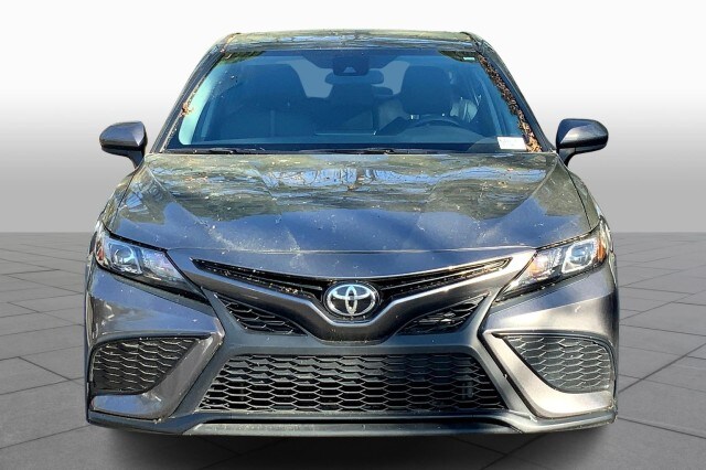 2021 Toyota Camry SE photo 3