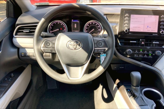 2021 Toyota Camry LE photo 4