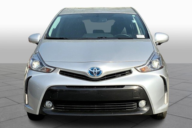 2017 Toyota Prius V Five photo 3