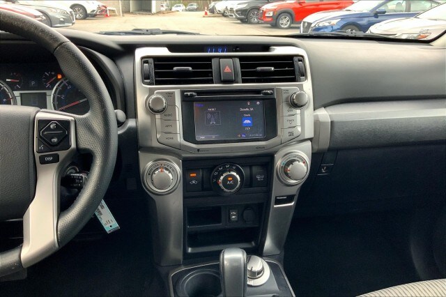 2015 Toyota 4Runner SR5 photo 4