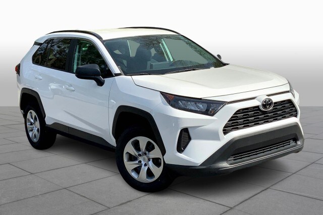 2021 Toyota RAV4 LE photo 2
