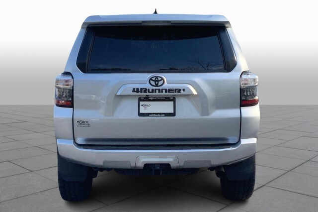 2019 Toyota 4Runner SR5 photo 4