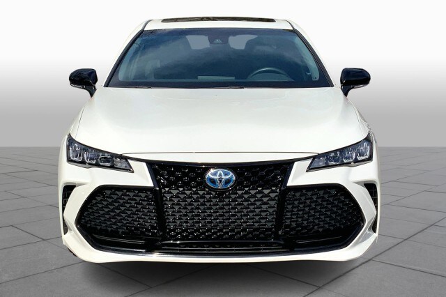 2021 Toyota Avalon Hybrid XSE photo 3