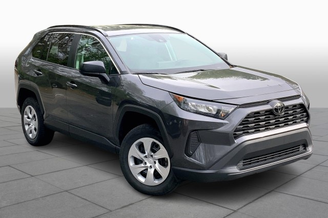 2021 Toyota RAV4 LE photo 2