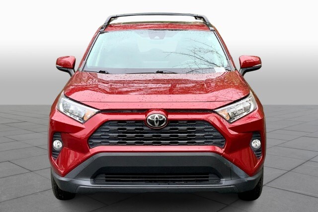 2019 Toyota RAV4 XLE photo 3