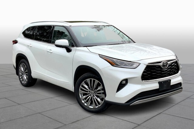 2022 Toyota Highlander Platinum photo 2