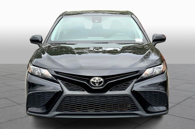 2021 Toyota Camry SE photo 3