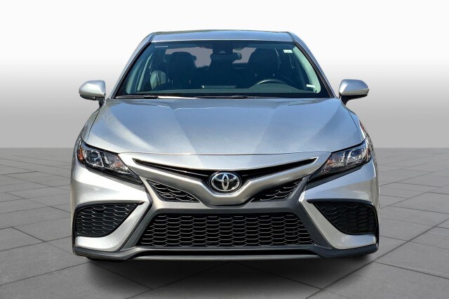 2021 Toyota Camry SE photo 3