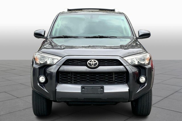 2015 Toyota 4Runner SR5 photo 2