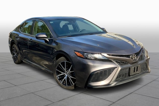 Certified 2021 Toyota Camry SE with VIN 4T1G11AK2MU414361 for sale in Houston, TX