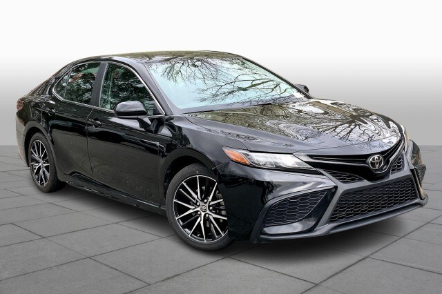 2021 Toyota Camry SE photo 2