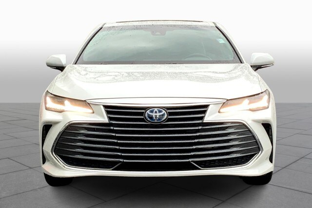 2022 Toyota Avalon Hybrid Limited photo 3