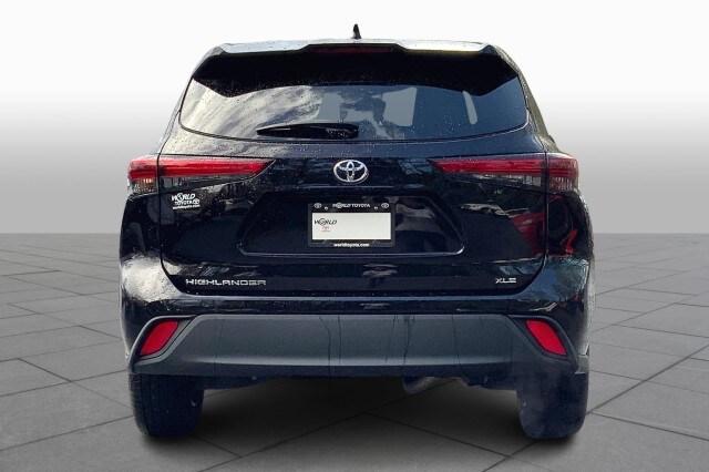 2021 Toyota Highlander XLE photo 4