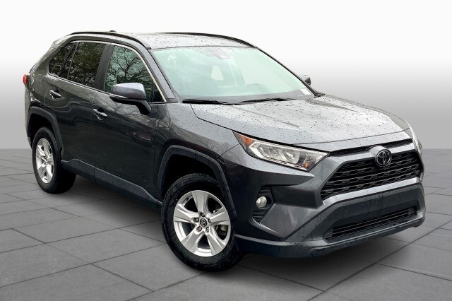 2021 Toyota RAV4 XLE photo 2