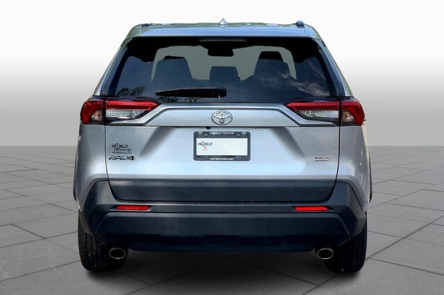 2021 Toyota RAV4 XLE photo 4
