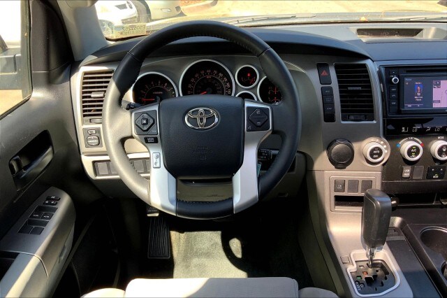 2014 Toyota Sequoia SR5 photo 4