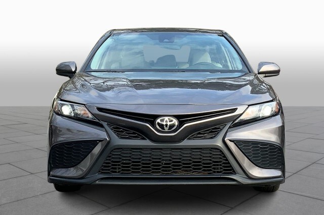 2021 Toyota Camry SE photo 3