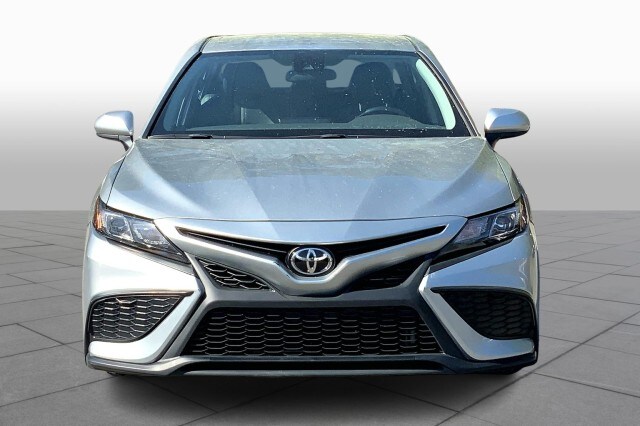 2021 Toyota Camry SE photo 3