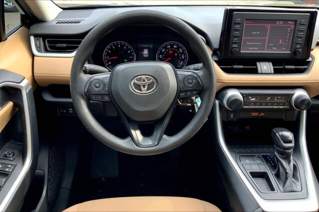 2019 Toyota RAV4 LE photo 4