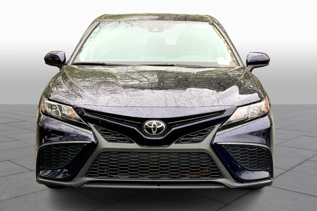 2021 Toyota Camry SE photo 3