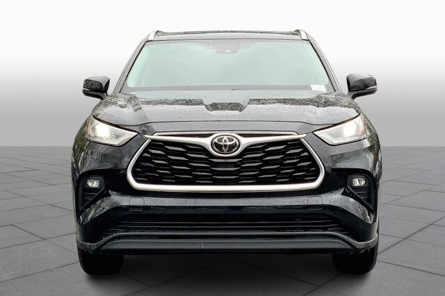 2021 Toyota Highlander XLE photo 3