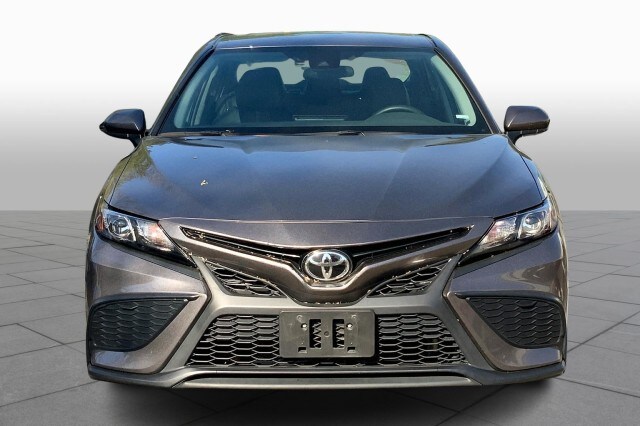2021 Toyota Camry SE photo 3