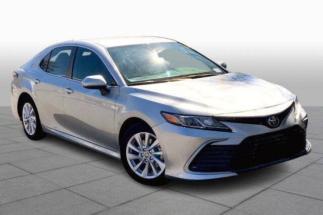 2021 Toyota Camry LE photo 2
