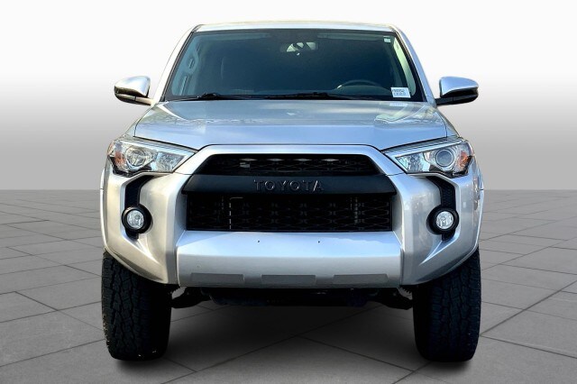 2019 Toyota 4Runner SR5 photo 3