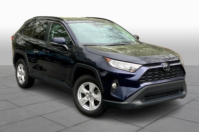 2021 Toyota RAV4 XLE photo 2