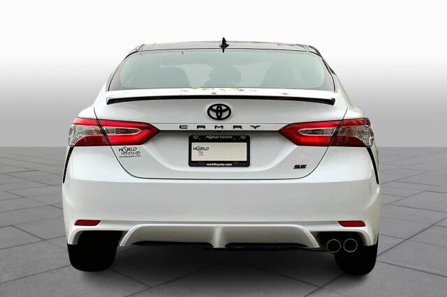 2020 Toyota Camry SE photo 4
