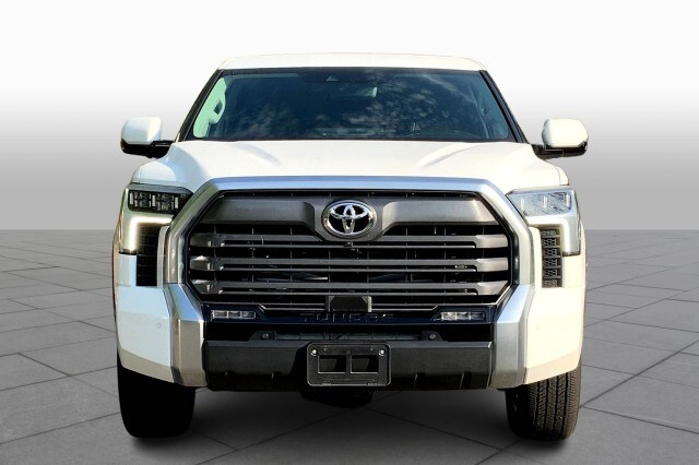 2022 Toyota Tundra Limited CrewMax photo 3