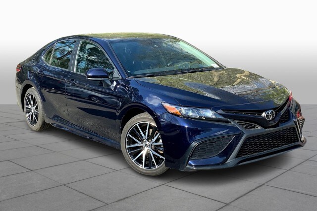2021 Toyota Camry SE photo 2