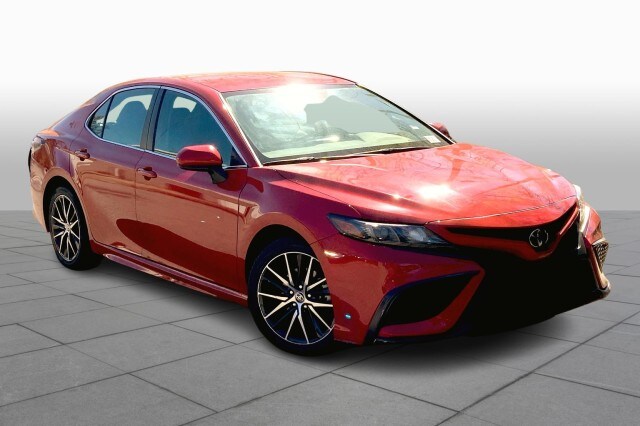 2021 Toyota Camry SE photo 2