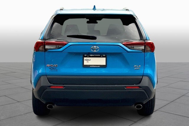 2021 Toyota RAV4 XLE photo 4