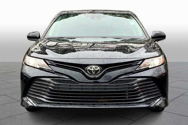 2019 Toyota Camry LE photo 3