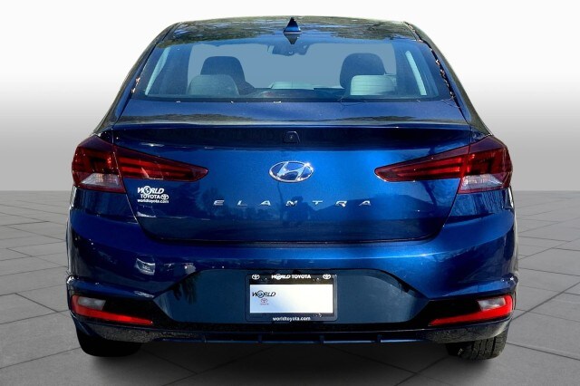 2020 Hyundai Elantra SEL photo 3